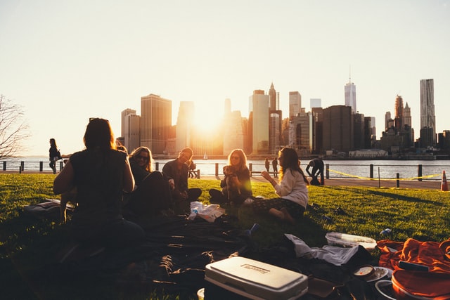 Stress lass´ nach: Mit Yoga das Immunsystem stärken / Häufige Anspannungen im Alltag schwächen die Abwehrkräfte im Körper. Wie Betroffene lernen können zu entspannen